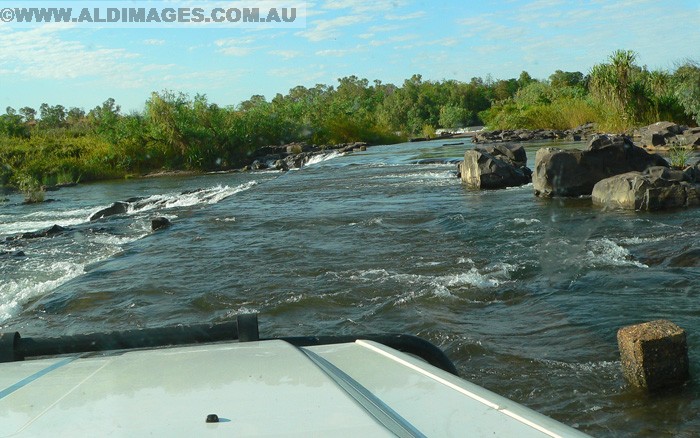 678x415 pixels (177K)